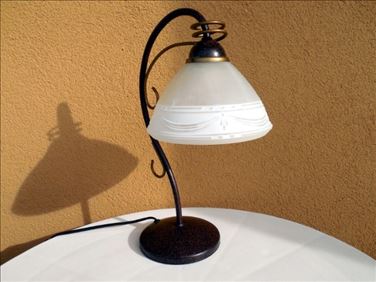 Abbildung: Tischlampe